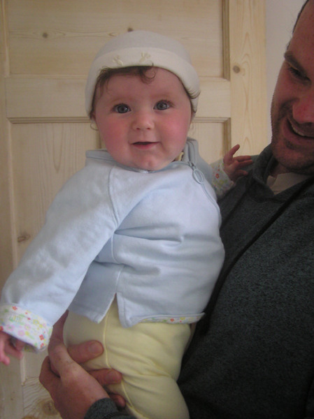 Ivy wears a new hat. 21/8/07